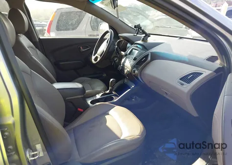 2013 Hyundai Tucson Limited z USA, uszkodzony, nr VIN KM8JU3AC8DU588906